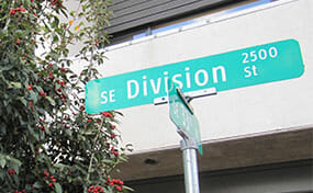 SE Division street sign